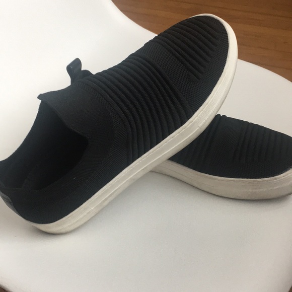 Madden girl black slip on sneakers - Picture 3 of 3
